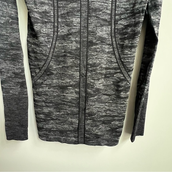 Lululemon Swiftly Tech Long Sleeve Crew Heathered Black /White 8 Athletic Top - Picture 13 of 14